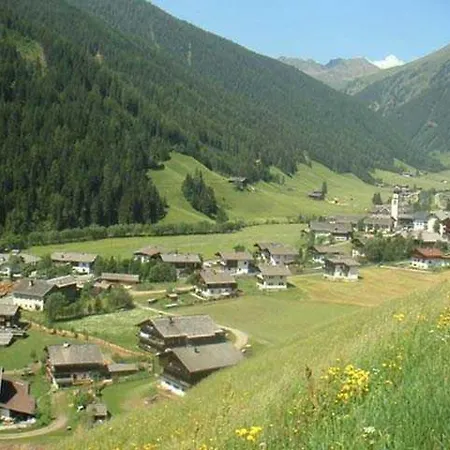 Daniela Mair Apartment *